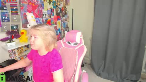 Snapshot of mia_ferd chatting on May 2026 02:51:02 AM Mia online show from May 2026 02:51:02 AM