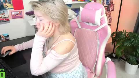 Snapshot of mia_ferd chatting on May 2026 03:03:02 AM Mia online show from May 2026 03:03:02 AM