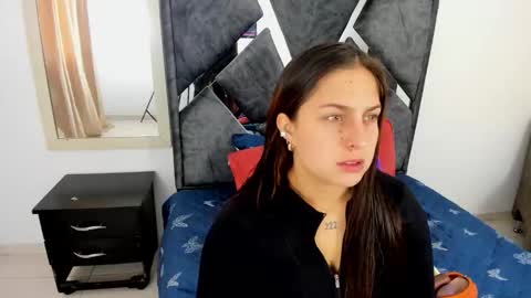 mia fox online show from November 2025 12:07:01 PM