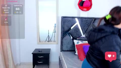 mia fox online show from December 2025 12:14:02 PM