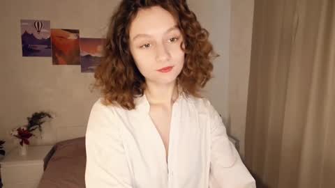 Mia  online show from January 2025 09:40:02 AM