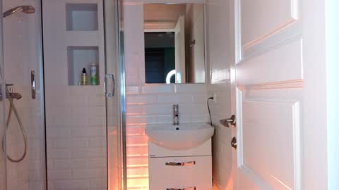 Mia online show from January 2025 09:13:01 AM