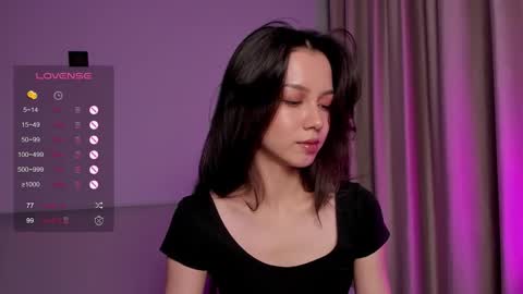 Mia online show from September 2025 06:20:02 PM