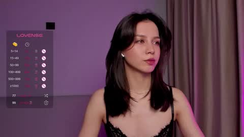 Mia online show from September 2025 05:16:02 PM