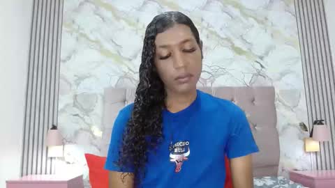 Mia Hiills online show from May 2026 04:48:02 PM