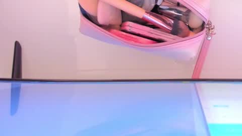    online show from October 2025 12:06:01 PM