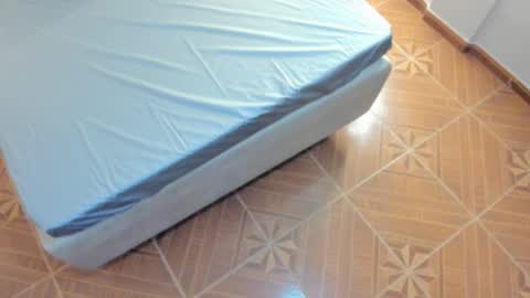 Mia online show from February 2026 02:32:01 AM