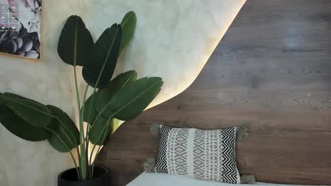 Snapshot of mia_lacy chatting on February 2025 07:25:01 PM mia_lacy online show from February 2025 07:25:01 PM