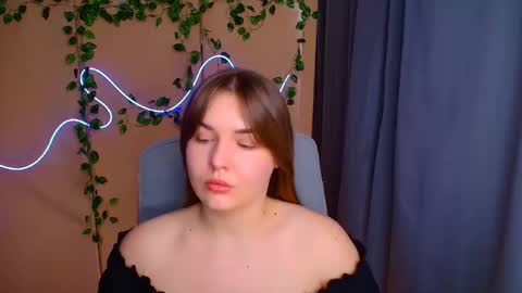 mia_lemm online show from April 2026 06:53:02 AM