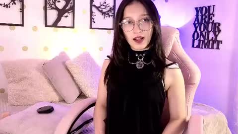 Mia online show from July 2026 11:07:02 PM