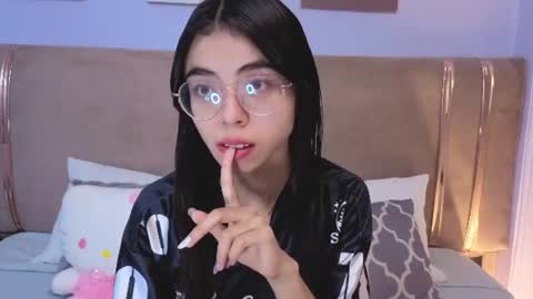 Mia online show from July 2026 12:10:01 PM