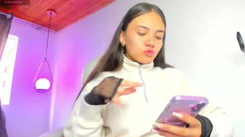 Mia Nevaeh - follow me online show from August 2026 09:24:02 PM