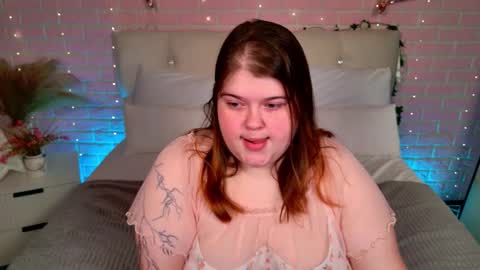 Sweet Mia online show from December 2025 06:06:01 PM