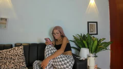 Snapshot of mia_petite72 chatting on November 2025 10:30:01 PM mia_petite72 online show from November 2025 10:30:01 PM