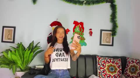 Snapshot of mia_petite72 chatting on December 2025 09:53:02 PM mia_petite72 online show from December 2025 09:53:02 PM