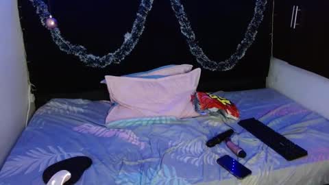 Mia  online show from December 2024 07:21:02 PM