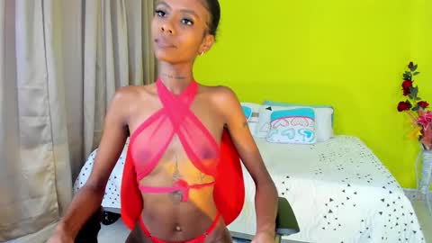 Mia online show from November 2025 02:39:01 PM