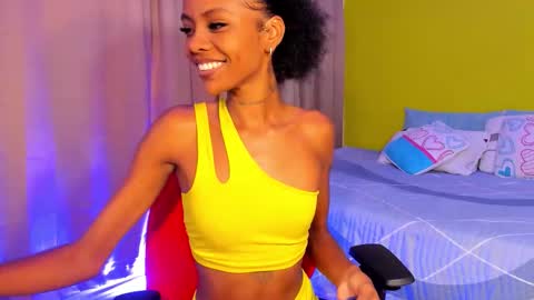 Mia online show from November 2025 02:38:01 PM