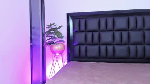 mia online show from March 2026 06:06:02 AM