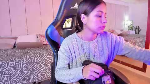 Snapshot of mia_rousse25 chatting on December 2025 12:53:02 PM mia rousse25 online show from December 2025 12:53:02 PM