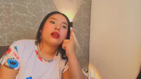 Snapshot of mia_roux13 chatting on February 2025 07:27:01 PM Mia Roux online show from February 2025 07:27:01 PM