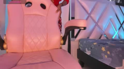 Snapshot of mia_royal chatting on December 2025 09:12:02 PM mia_royal online show from December 2025 09:12:02 PM