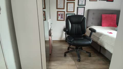 Mia Sepulveda online show from April 2026 03:05:01 PM