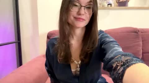 Snapshot of mia_shine_bright chatting on September 2025 04:50:01 AM Mia online show from September 2025 04:50:01 AM