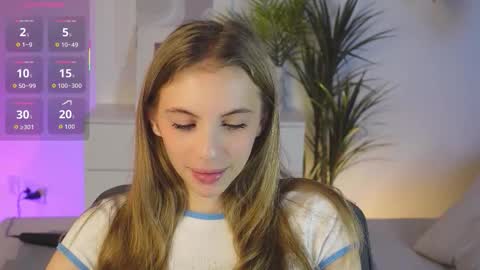 Mia online show from November 2025 06:14:01 AM