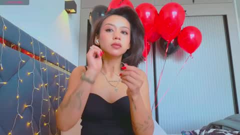 Snapshot of mia_sirenia chatting on January 2025 07:37:02 AM Mia online show from January 2025 07:37:02 AM