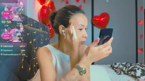 Snapshot of mia_sirenia chatting on February 2025 12:43:02 PM Mia online show from February 2025 12:43:02 PM