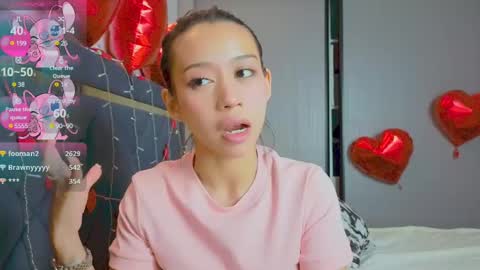 Snapshot of mia_sirenia chatting on February 2025 12:40:01 PM Mia online show from February 2025 12:40:01 PM