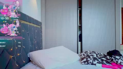 Snapshot of mia_sirenia chatting on March 2025 09:51:01 AM Mia online show from March 2025 09:51:01 AM