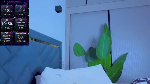 Snapshot of mia_sirenia chatting on September 2025 04:07:02 PM Mia online show from September 2025 04:07:02 PM