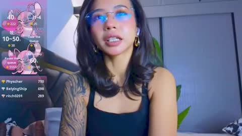 Snapshot of mia_sirenia chatting on November 2025 03:28:02 PM Mia online show from November 2025 03:28:02 PM