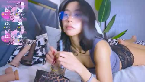 Snapshot of mia_sirenia chatting on November 2025 03:56:02 PM Mia online show from November 2025 03:56:02 PM