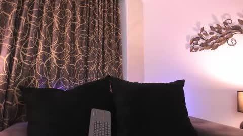 Snapshot of mia_skys chatting on February 2026 01:41:02 PM Mia online show from February 2026 01:41:02 PM