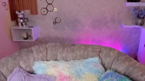 Snapshot of mia_smoke_ chatting on May 2026 06:13:01 PM Mia online show from May 2026 06:13:01 PM
