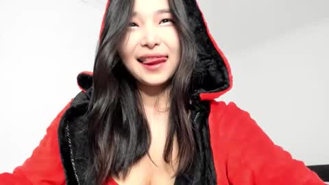 Snapshot of mia_soyun chatting on November 2025 05:03:02 PM Your Soyun online show from November 2025 05:03:02 PM