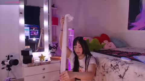 Mia  online show from May 2026 01:22:02 AM