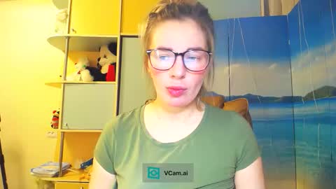 Mia. online show from November 2025 12:51:01 PM