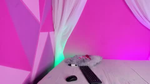 Snapshot of mia_tailor_bms chatting on November 2025 11:56:02 AM Mia online show from November 2025 11:56:02 AM