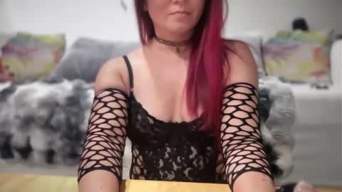 Snapshot of mia_temptress chatting on October 2025 11:43:01 PM Mia online show from October 2025 11:43:01 PM