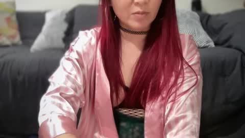 Snapshot of mia_temptress chatting on December 2025 06:16:01 PM Mia online show from December 2025 06:16:01 PM