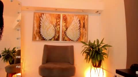 Snapshot of mia_velve chatting on May 2026 11:16:02 AM Mia online show from May 2026 11:16:02 AM