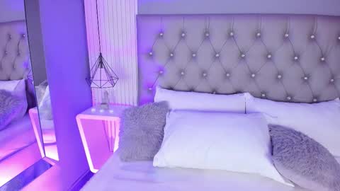 Snapshot of mia_vixenn chatting on December 2025 11:20:01 PM mia vixenn online show from December 2025 11:20:01 PM