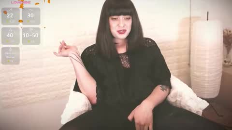 Snapshot of mia_wallase chatting on November 2025 05:40:01 AM mia_wallase online show from November 2025 05:40:01 AM