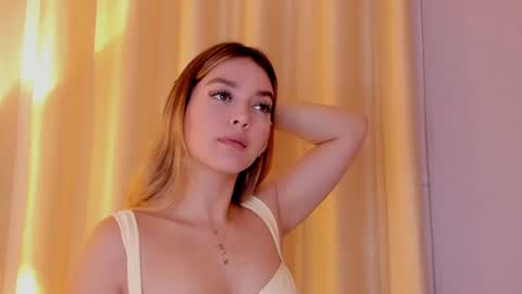 Mia White  online show from April 2026 01:06:02 PM