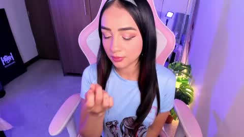 mia  nicolle online show from April 2026 02:34:01 AM