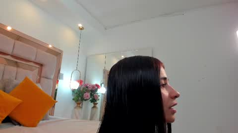 Mia  online show from June 2026 01:31:01 PM